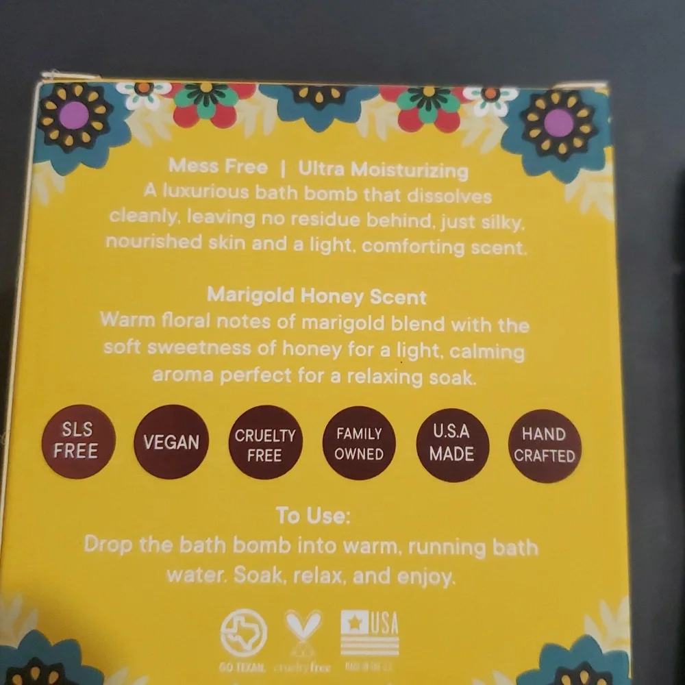 Latika Día‎ de (los) Muertos 2pack bath bomb and fizzing bath soak new FREE